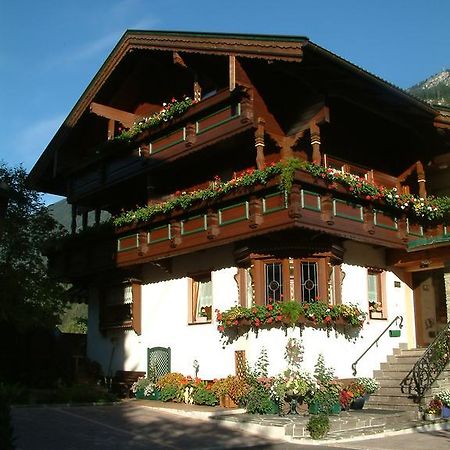 Gaestehaus Vier Jahreszeiten Майрхофен Экстерьер фото